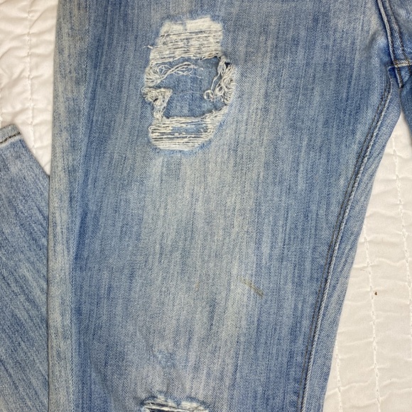 Hudson Leigh Boyfriend Fit Distressed Mid Rise Button Fly Jeans Light Wash | 26 - Picture 15 of 15